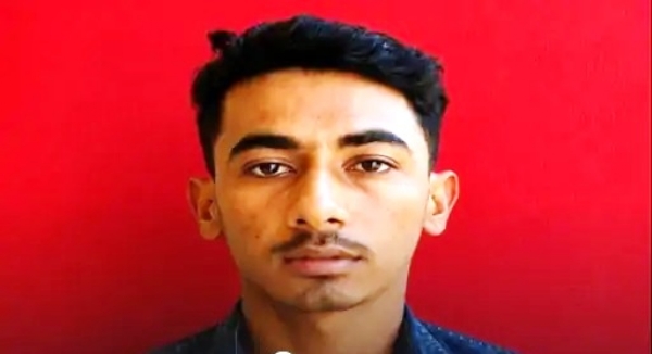 باڑمیر پولیس نے پاکستانی ہینڈلر شہزاد بھٹی سے تعلق رکھنے والے نوجوان کو گرفتار کیا باڑمیر پولیس نے پاکستانی ہینڈلر شہزاد بھٹی سے تعلق رکھنے والے نوجوان کو گرفتار کیا