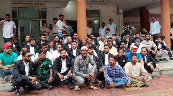 جبل پور میں دیر رات نازیہ خان پر ایم پی میں پہلی ایف آئی آر، زبردست مخالفت کے بعد ہوئی زیرو پر قائمی جبل پور میں دیر رات نازیہ خان پر ایم پی میں پہلی ایف آئی آر، زبردست مخالفت کے بعد ہوئی زیرو پر قائمی