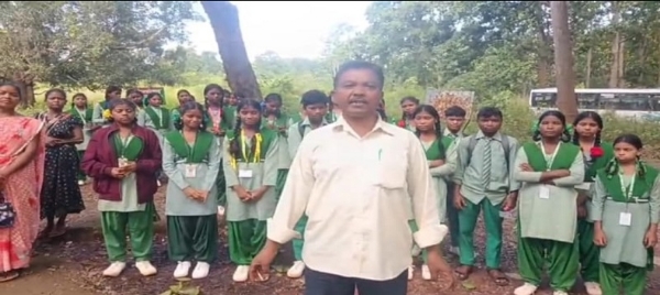 JH-SARANDA-SCHOOL-BUS-PROTEST- JH-SARANDA-SCHOOL-BUS-PROTEST-