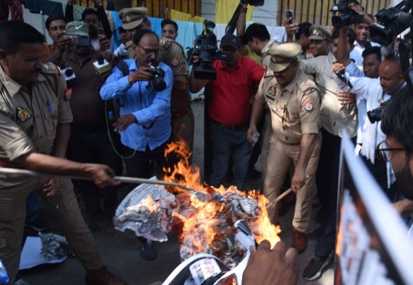 DELHI-GOV-PROTECTION-TO-PROTES DELHI-GOV-PROTECTION-TO-PROTES