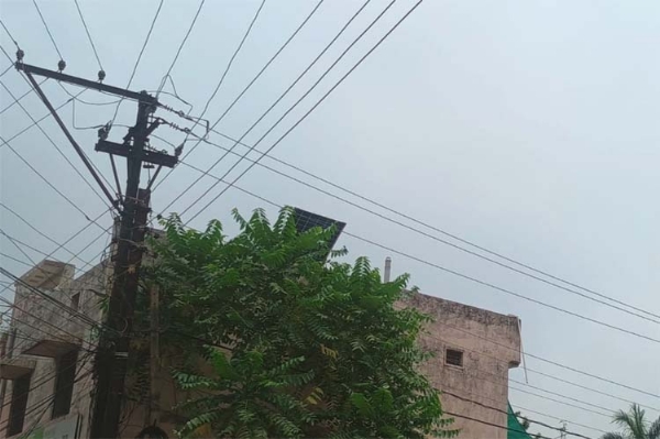 سولر پینل لگانے کے دوران ہائی ٹینشن تار کی زد میں آنے سے دو سولر ٹیکنیشین کی موت سولر پینل لگانے کے دوران ہائی ٹینشن تار کی زد میں آنے سے دو سولر ٹیکنیشین کی موت