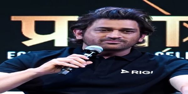 تاریخ کے آئینےمیں 7 جولائی: عالمی کرکٹ کے کامیاب ترین کپتانوں میں سے ایک مہندر سنگھ دھونی کی پیدائش