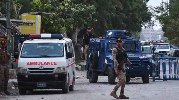 پاکستان کے شورش زدہ صوبہ بلوچستان میں پولیس چوکی پر حملے میں دو ایس ایچ اوز سمیت نو فوجی اور 15 عسکریت پسند ہلاک