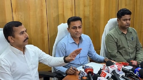 بنگال ایس ٹی ایف کی پریس کانفرنس بنگال ایس ٹی ایف کی پریس کانفرنس