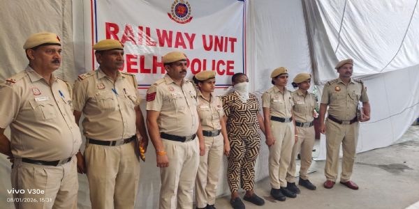 دہلی کے حضرت نظام الدین ریلوے اسٹیشن پر 20 کروڑ روپے کی کوکین ضبط ، دو نائیجیریائی خواتین گرفتار