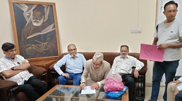 صدر شعبہ کا چارج سنبھالتے ہوئے صدر شعبہ کا چارج سنبھالتے ہوئے