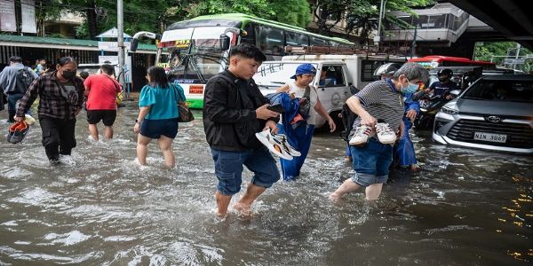 فلپائن میں سیلاب اور زمین کے تودے کھسکنے کے واقعات میں 12 افراد ہلاک، 8 لاپتہ، 11 زخمی
