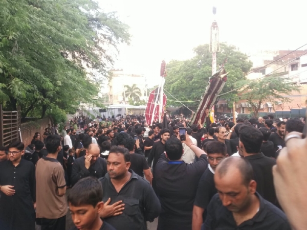 اوکھلا میں جلوس علم مبارک برآمد، بڑی تعداد میں لوگوں کی شرکت اوکھلا میں جلوس علم مبارک برآمد، بڑی تعداد میں لوگوں کی شرکت