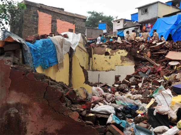 Accident Maha Ghatkopar Hill Collapse Six Killed