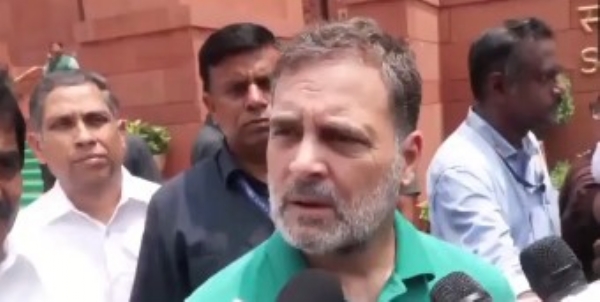 وزیر داخلہ کی بحث کی پیشکش پر راہل گاندھی کا پلٹ وار، کہا— تقریر نہیں، طلبہ پر کارروائی کا جواب چاہئے