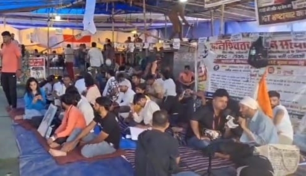 جے پی ایس سی-جے ایس ایس سی امتحانات کی سی بی آئی جانچ کے مطالبے پر طلباءکی تحریک 19ویں دن بھی جاری