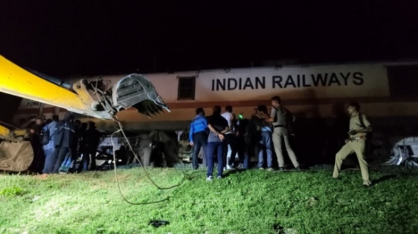 یہ حادثہ کیرلم کے پلکڑ ضلع کے والایر علاقے میں ہوا۔ یہ حادثہ کیرلم کے پلکڑ ضلع کے والایر علاقے میں ہوا۔