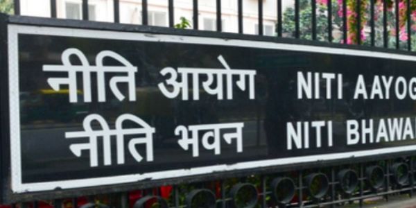 بھارت کو عالمی مینوفیکچرنگ مرکز بنانے کے لیے مرکوز حکمتِ عملی کی ضرورت: نیتی آیوگ