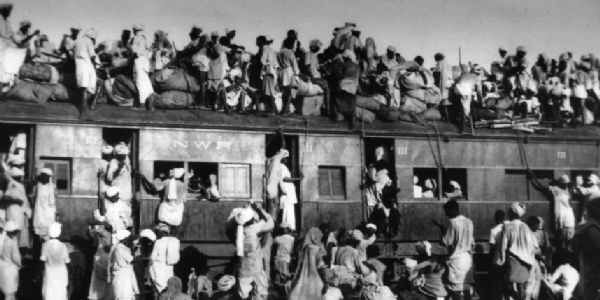تاریخ کے آئینے میں 14 اگست : تقسیم کا المیہ اور آزادی سے جڑا ایک جذباتی دن