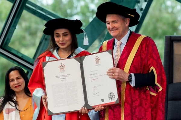 Rani-Mukerji-honoured-receives-award-IFFM Rani-Mukerji-honoured-receives-award-IFFM