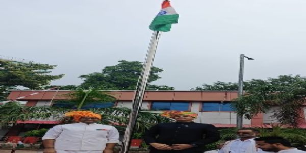 اوپرکوٹ میں علی گڑھ کے سب سے بلند ترنگے کی پرچم کشائی