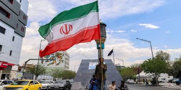 ایران نے قطر میں پکڑے گئے تین پائلٹوں کی رہائی کا مطالبہ کیا