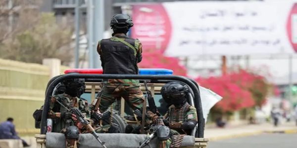 مأرب کے رہائشی علاقوں پر حوثیوں کا میزائل اور ڈرون حملہ، متعدد شہری زخمی
