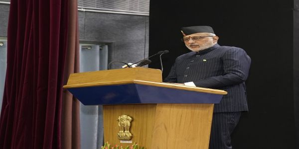 خدمت کے جذبے اور ذمہ داری کے احساس کو رہنما اصول بنائیں۔نائب صدر جمہوریہ