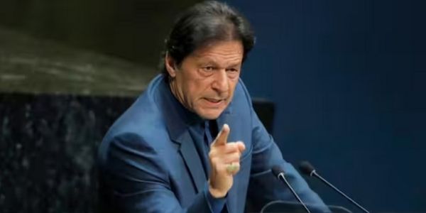 پاکستان حکومت نے عمران خان کو جیل میں ہی رکھنے کی تیاری شروع کردی، نظریں سپریم کورٹ پر