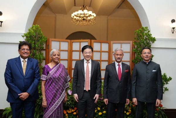 IND-SINGAPORE-ROUNDTABLE IND-SINGAPORE-ROUNDTABLE