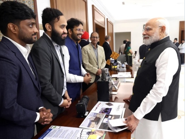 MODI-INTERACTS-WITH-CEOS-FOUND