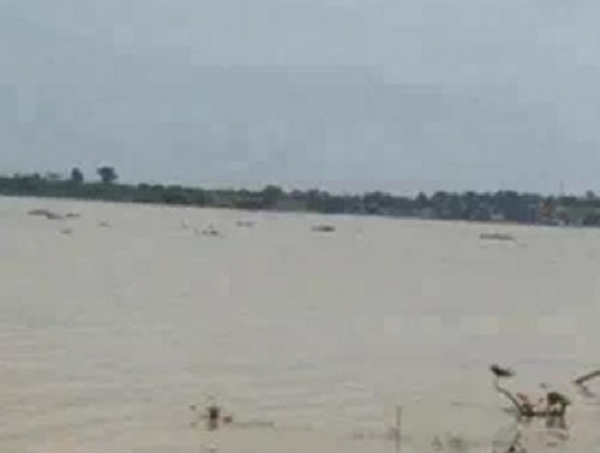 پریاگ راج میں گنگا-یمنا کی آبی سطح میں مسلسل کمی، تمام پشتے محفوظ