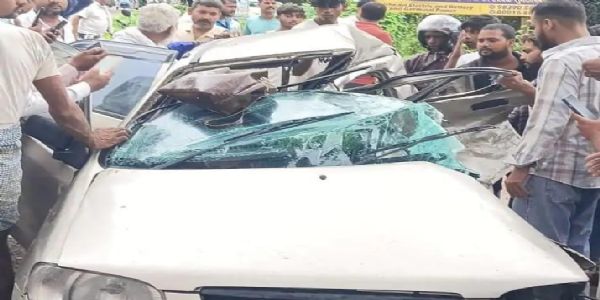 بارہ بنکی میں کار ڈمپر سے ٹکرائی ، ایک ہی خاندان کے چار افراد ہلاک