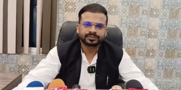 اے ایم یو کو سیاسی مسئلہ بناکر علی گڑھ کا ماحول خراب کرنے کی کوشش برداشت نہیں: محمد عثمان خان