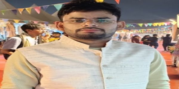 مرزا پور: پانچ بھائیوں نے ایک ساتھ یوپی ٹی ای ٹی پاس کیا، گاؤں میں مٹھائیاں تقسیم، کامیابی بنی موضوعِ گفتگو