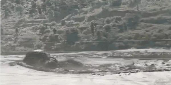 نیپال کے سیلاب میں گجرات کے 18 مسافر پھنسے، 12 سے رابطہ منقطع، گجرات حکومت نے کنٹرول روم قائم کیا
