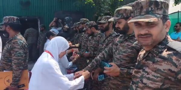 رامبن میں فوج نے اسکولی طالبات کے ساتھ رکشا بندھن کا تہوار منایا