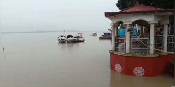گنگا کے پانی کی سطح ایک بار پھر بلند ہوئی، بیراج انتباہی نشان سے 32 سینٹی میٹر اوپر
