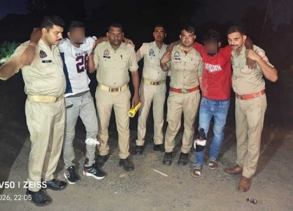 UP-FIROJABAD-POLICE-INCOUNTER-2-INJURED