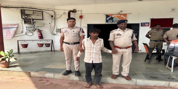 نوجوان پر پیٹرول ڈال کر آگ لگا دی ،پولیس نے ملزم کو دو گھنٹے کے اندر حراست میں لے لیا