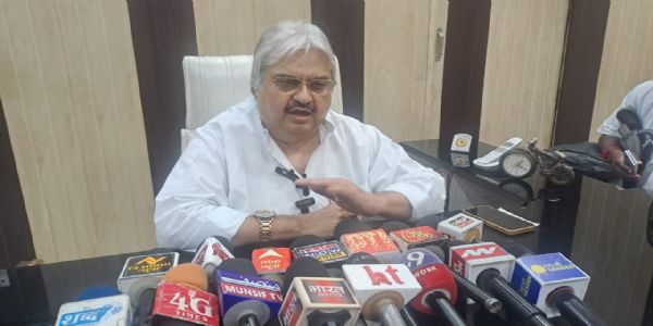 ملائم سنگھ یادوپر قابل اعتراض تبصرے کرنے والے نند کشور گجر پر پر ہو ایف آئی آر درج: مجاہد قدوائی