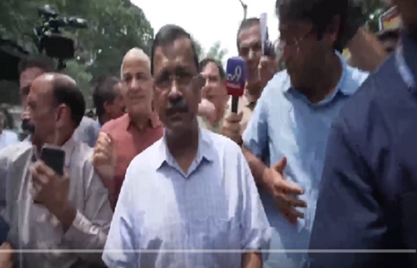 AAP-MARCH-PM-RESIDENCE-POLICE AAP-MARCH-PM-RESIDENCE-POLICE