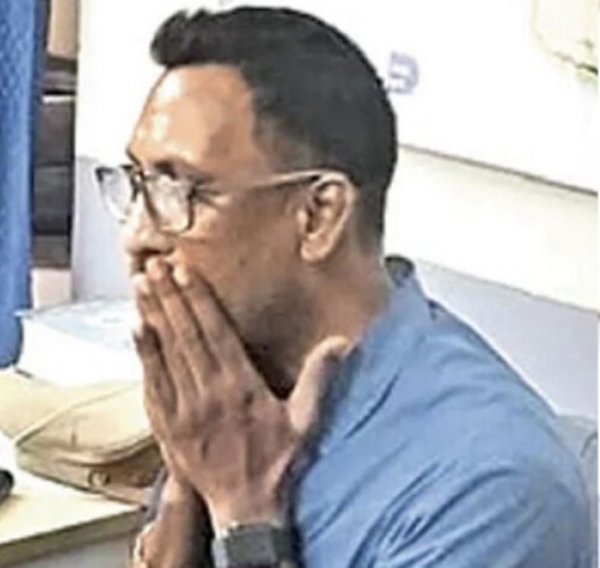 میدک کلکٹریٹ کے’پرجا وانی‘میں انٹلی جنس پولیس افسر بننے والے شخص کی ہلچل میدک کلکٹریٹ کے’پرجا وانی‘میں انٹلی جنس پولیس افسر بننے والے شخص کی ہلچل