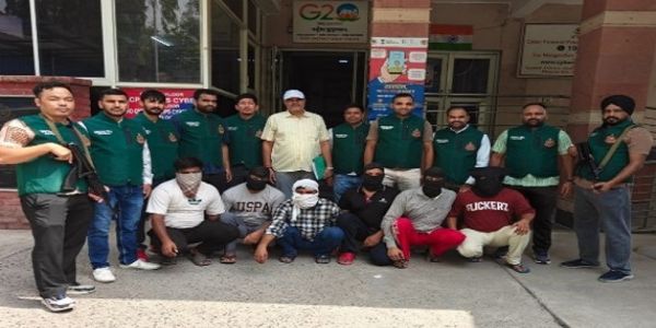 سوشل میڈیا کے ذریعے چلاتا تھا اسلحے کا نیٹ ورک، سرغنہ سمیت 8 گرفتار