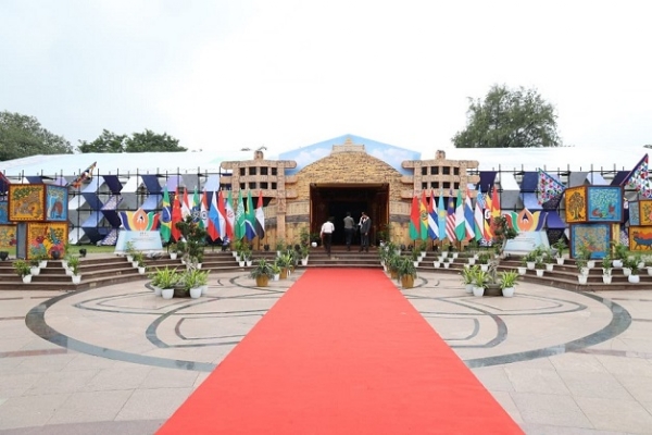 برکس ثقافتی کانفرنس کے مقام پر لگی نمائشیں برکس ثقافتی کانفرنس کے مقام پر لگی نمائشیں