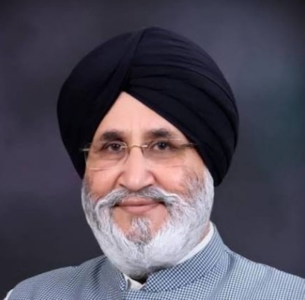 ایم بی بی ایس فیس میں اضافہ ذہین طلبہ اور متوسط طبقے کے خاندانوں پر ’دوہرا‘ جھٹکا: ڈاکٹر چیما