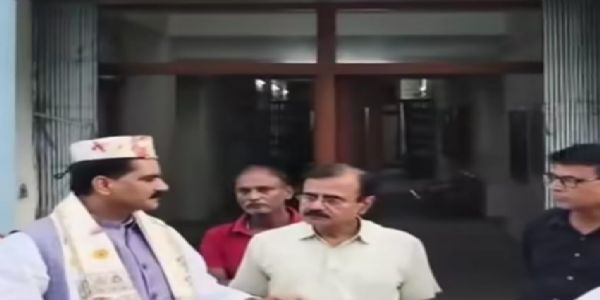 ڈاکٹر گوپال ٹھاکر نے آکاشوانی کے دربھنگہ ریڈیو اسٹیشن کا معائنہ کیا