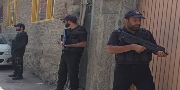 بٹا مالو میں سیکورٹی فورسز نے اچانک تلاشی آپریشن شروع کیا