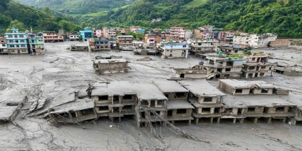 نیپال: سیلاب سے 14,455 بچوں کی تعلیم متاثر، 396 طلبہ اور 21 اساتذہ اب بھی لاپتہ