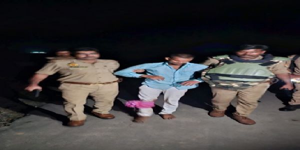 دیوریا: پولیس تصادم میں قتل معاملہ میں مطلوب دو ملزمان گرفتار