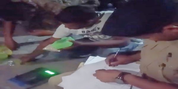 بنگال سرحد سے 5 کروڑ کی اسمیک کے ساتھ اسمگلر گرفتار، جنکشن پر 104 لیٹر شراب بھی برآمد