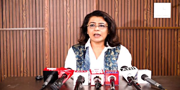 بی جے پی بتائے، ہفتہ کی رات ماسک لگا کر سی ایم ہاوس کے اندر کون لوگ اور کیوں گئے تھے؟: پرینکا ککڑ
