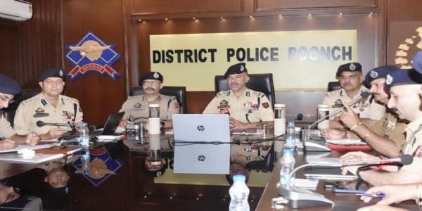 ڈی جی پی نے پونچھ میں انسداد دہشت گردی کارروائیوں اور مجموعی سلامتی صورتحال کا جائزہ لیا