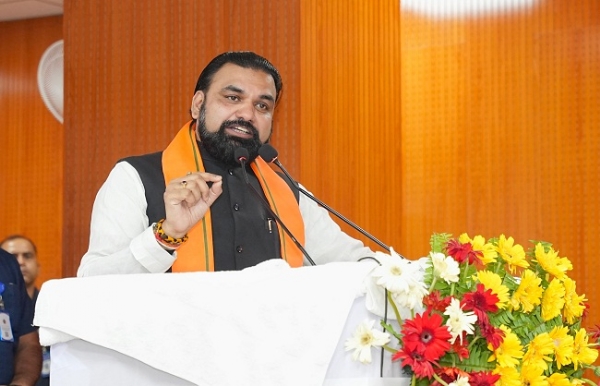 ہندی صرف رابطے کی زبان نہیں ، بلکہ ہماری شناخت، ثقافت اور تہذیب بھی ہے: وزیر اعلیٰ ہندی صرف رابطے کی زبان نہیں ، بلکہ ہماری شناخت، ثقافت اور تہذیب بھی ہے: وزیر اعلیٰ