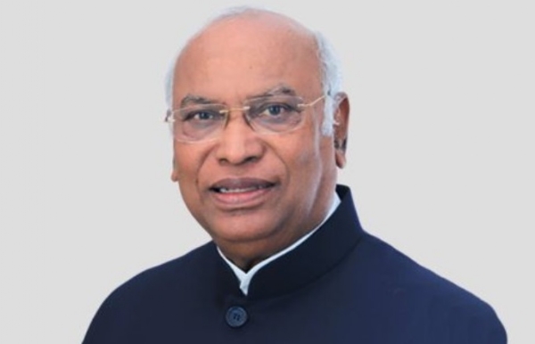 KHARGE-UPI-MDR-MODI-GOVT KHARGE-UPI-MDR-MODI-GOVT